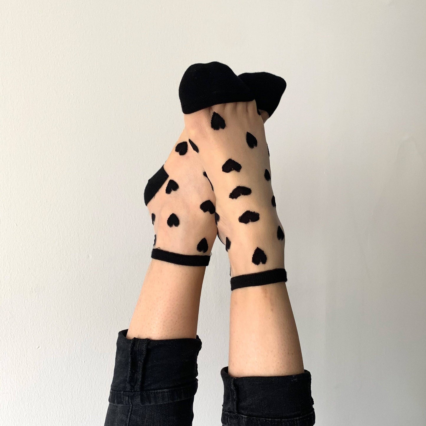 Laure chaussettes avec des coeurs noirs - socquettes